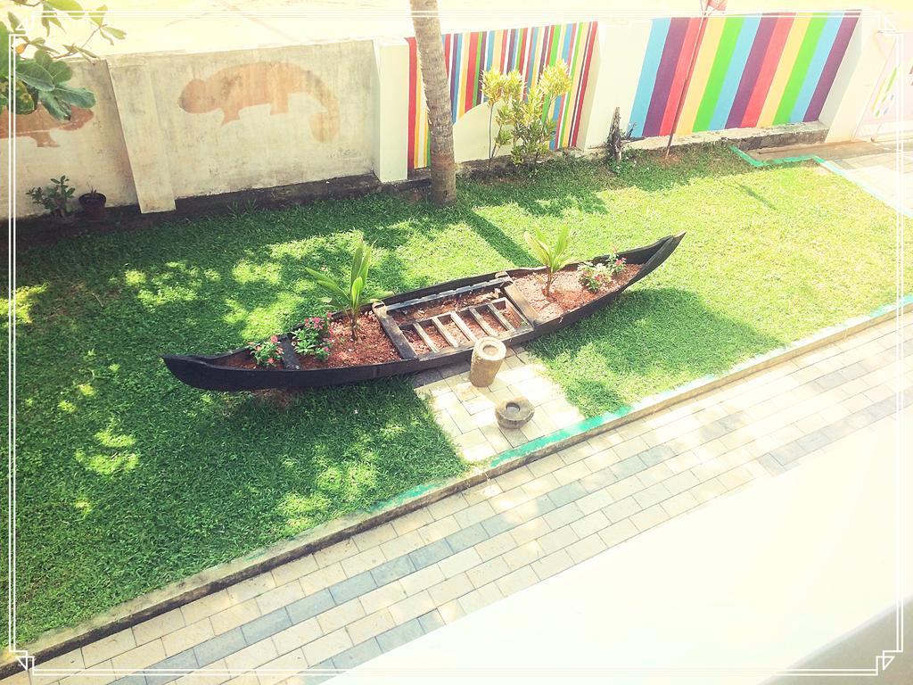 Chameleon Beach Lodge By Peace Rob Hotels Cherai Beach Exterior photo